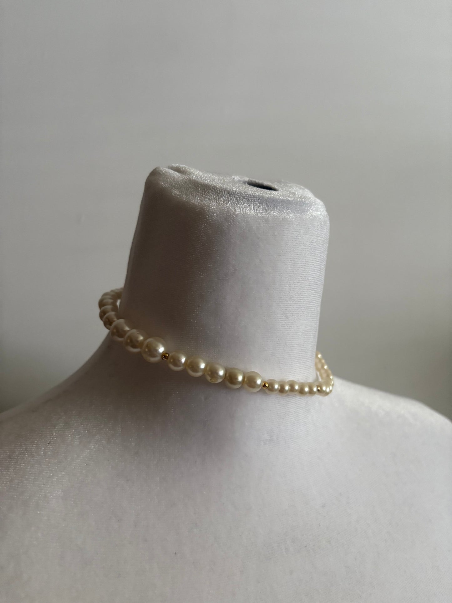 Wired Faux Pearl Choker Necklace